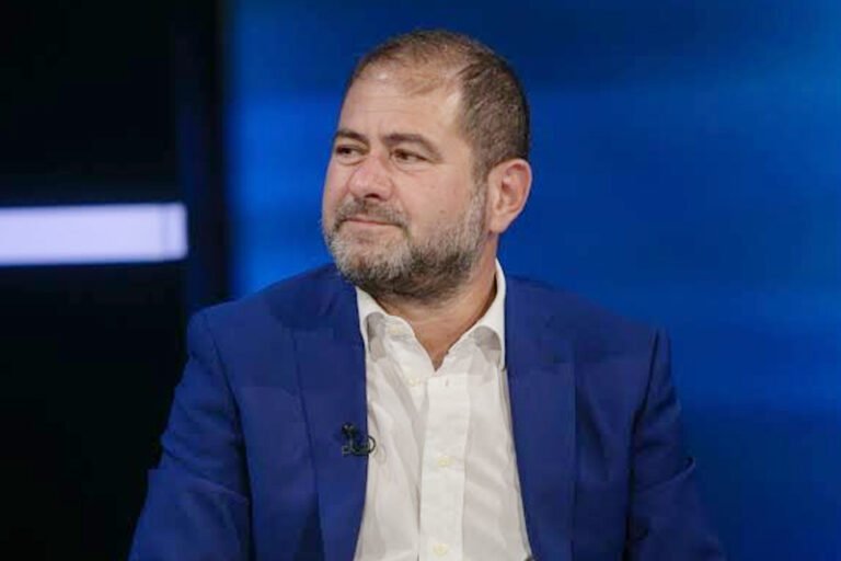 Nga Armand SHKULLAKU – Procesi kundër opozitës, si narkozë ndaj fundit të demokracisë